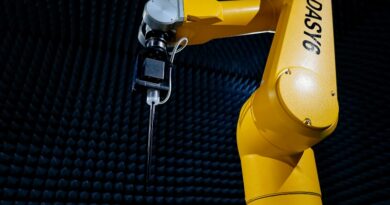 China’s Humanoid Robots Move from Showcases to Factory Floors